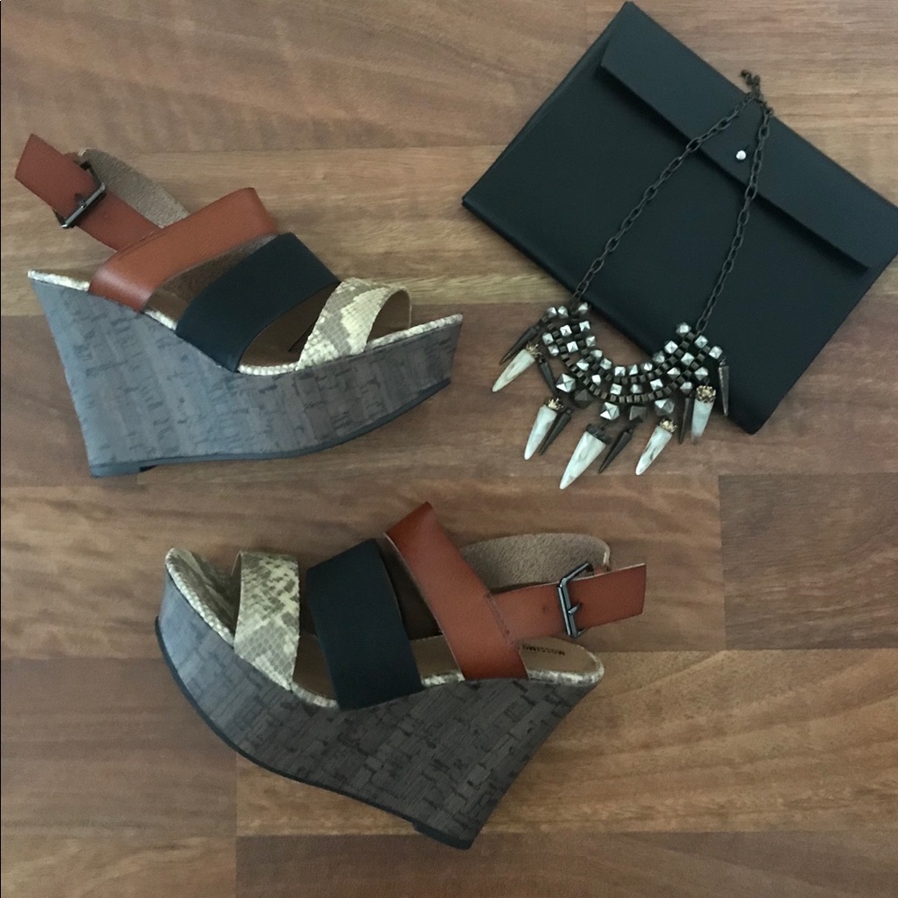 Mossimo Wedge Sandals 👡💕 - Picture 1 of 4